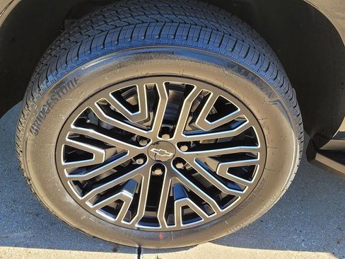 New 2026 Chevrolet Suburban LS w/ LPO, Dark Essentials Package image 5