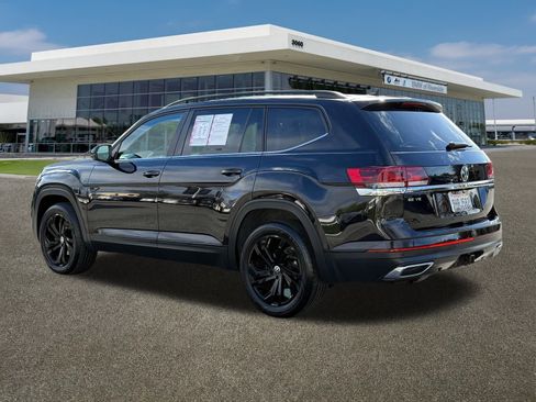 Used 2023 Volkswagen Atlas SE w/ Black Wheel Package image 7