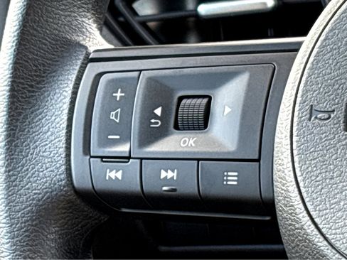 Used 2025 Nissan Kicks SV image 10