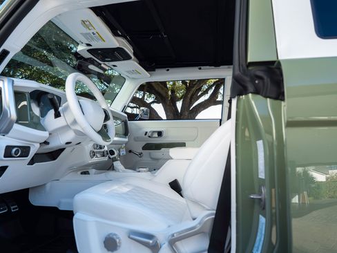 Used 2025 Ford Bronco Badlands AWD/4WD image 18