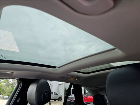Used 2021 Mercedes-Benz GLC 300 4MATIC image 39