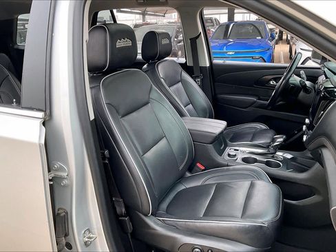 Used 2021 Chevrolet Traverse High Country image 10