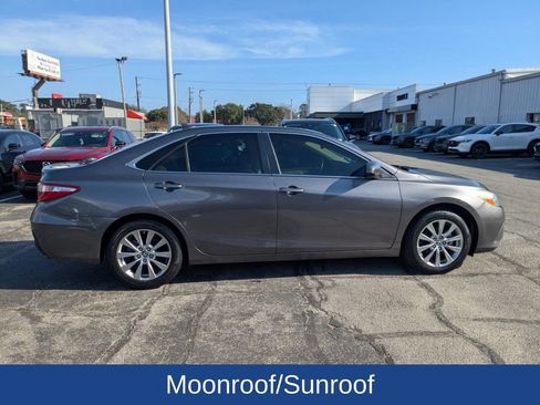 Used 2016 Toyota Camry XLE image 3