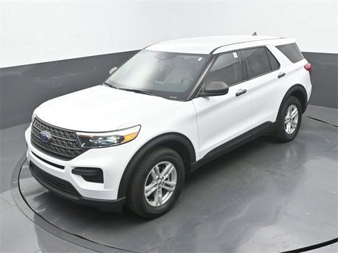 Used 2022 Ford Explorer 4WD w/ Class IV Trailer Tow Package image 32