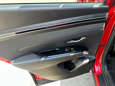 Certified 2023 Hyundai Tucson Limited AWD/4WD image 10