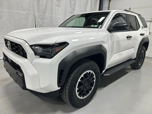Used 2025 Toyota 4Runner TRD Off-Road image 3