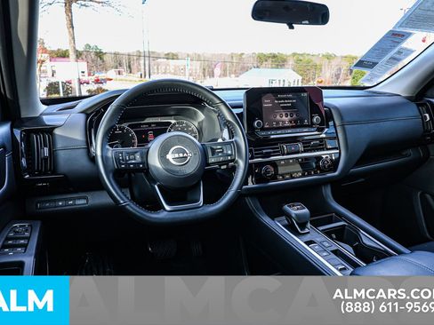 Certified 2025 Nissan Pathfinder SV image 24