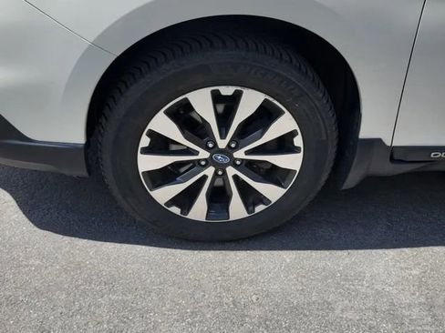 Used 2017 Subaru Outback 3.6R Limited AWD/4WD image 6