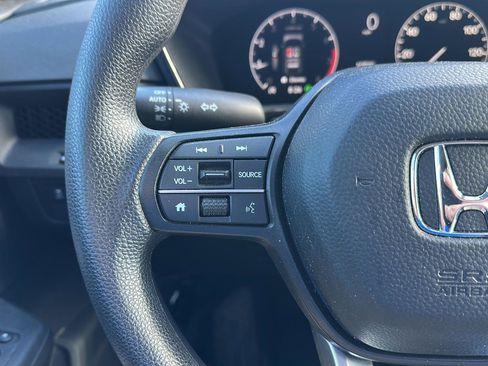 Used 2025 Honda CR-V EX image 14