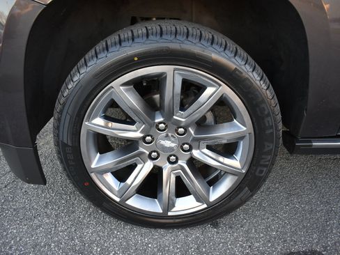 Used 2015 Chevrolet Suburban LTZ image 39