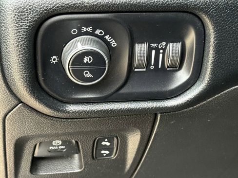 Used 2022 RAM 1500 Laramie AWD/4WD image 23