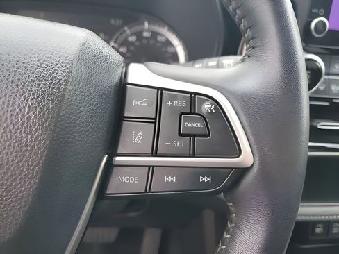 Used 2025 Toyota Highlander Limited image 35