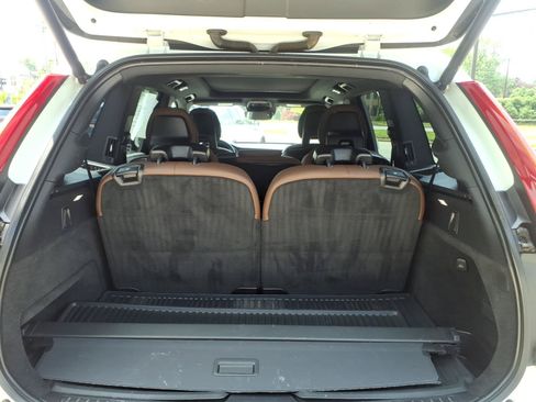 Used 2021 Volvo XC90 T6 Momentum w/ Climate Package AWD/4WD image 14