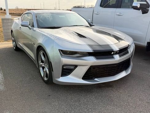 Used 2018 Chevrolet Camaro SS image 3