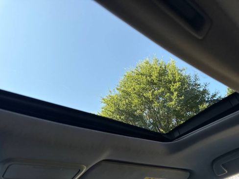 Used 2017 Honda Pilot Elite image 23
