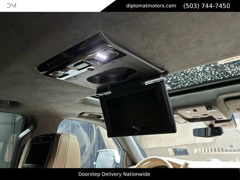 Used 2019 Cadillac Escalade ESV Platinum image 44