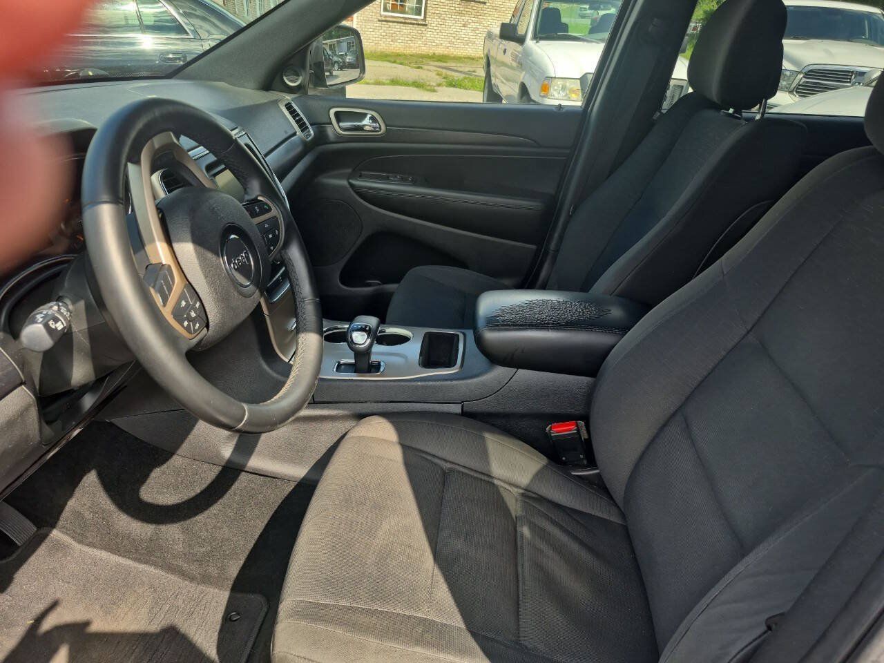 Used 2014 Jeep Grand Cherokee Laredo w/ Quick Order Package 23E AWD/4WD image 5