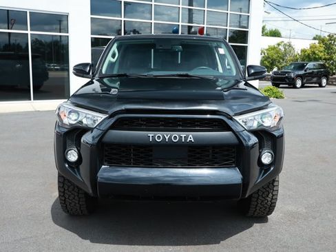 Used 2023 Toyota 4Runner SR5 Premium w/ Moonroof Package RWD image 2