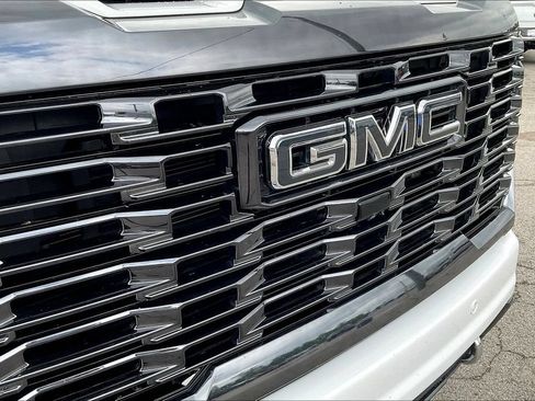 Used 2024 GMC Sierra 2500 Denali Ultimate AWD/4WD image 26