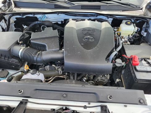 Used 2021 Toyota Tacoma TRD Off-Road image 31