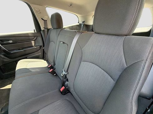 Used 2016 Chevrolet Traverse LT w/ Style and Technology Package FWD image 16