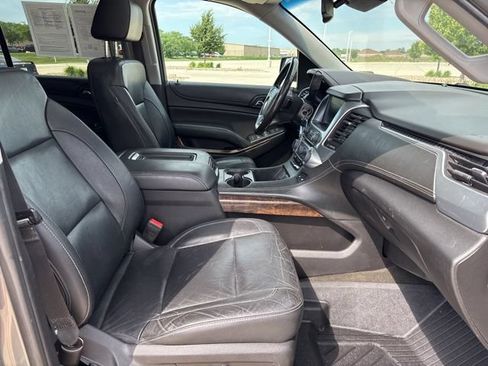 Used 2018 Chevrolet Suburban LT AWD/4WD image 34