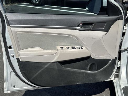 Used 2018 Hyundai Elantra SEL image 16
