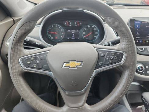 Used 2022 Chevrolet Malibu LT FWD image 21