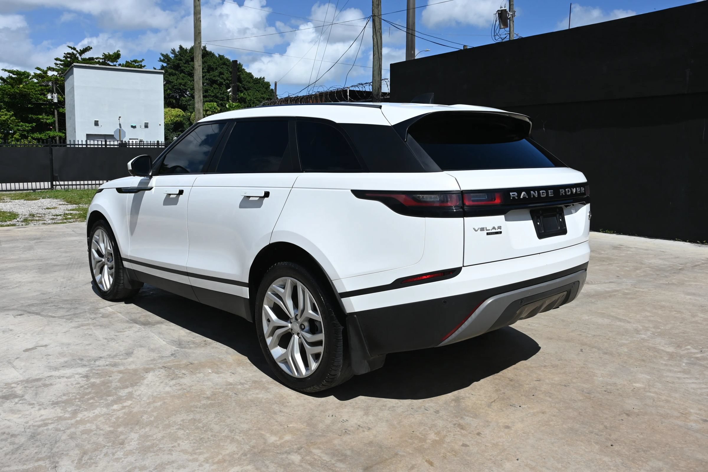 Used 2020 Land Rover Range Rover Velar S AWD/4WD image 3