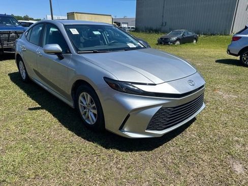 Used 2025 Toyota Camry LE FWD image 6