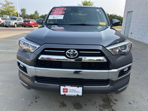 Used 2021 Toyota 4Runner Limited AWD/4WD image 2