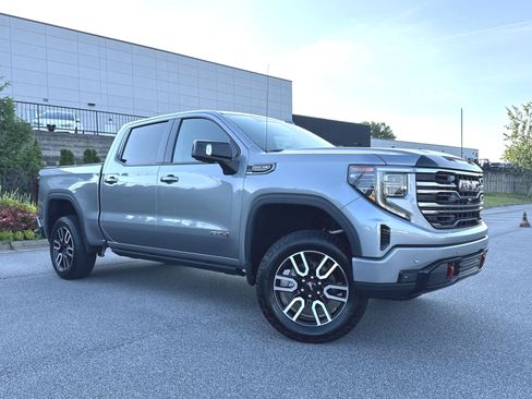 Used 2025 GMC Sierra 1500 AT4 w/ AT4 Preferred Package AWD/4WD image 2