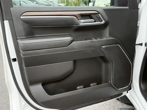 Used 2023 Chevrolet Silverado 1500 LT w/ Leather Package RWD image 14