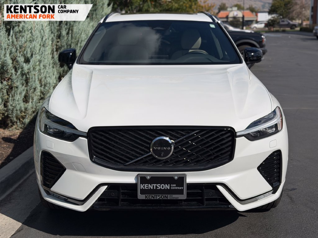 Used 2026 Volvo XC60 B5 Plus AWD/4WD image 2