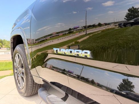 Used 2025 Toyota Tundra Limited AWD/4WD image 15