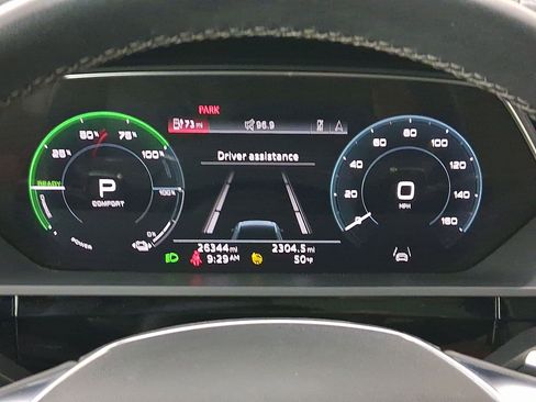 Used 2022 Audi e-tron Premium Plus image 16