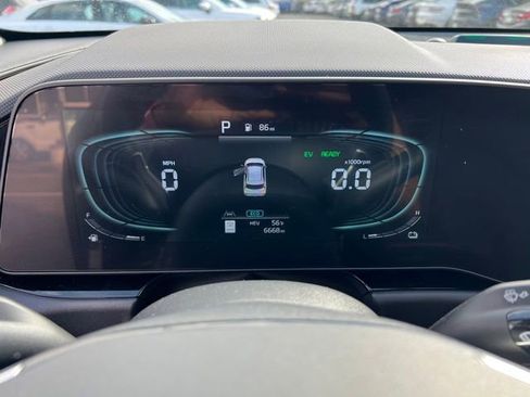 Certified 2025 Kia Niro EX FWD image 16