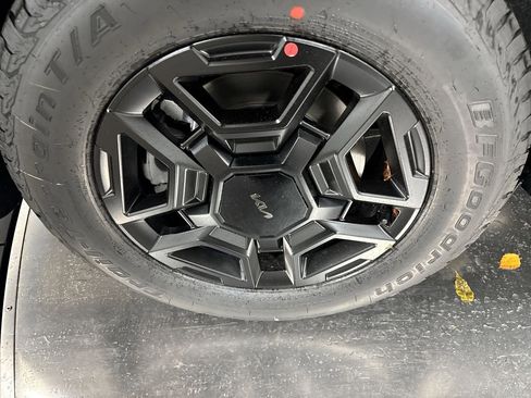 New 2026 Kia Sorento SX Prestige w/ Olive Brown Leather Package image 13