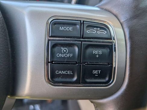 Used 2012 Jeep Grand Cherokee Overland AWD/4WD image 19
