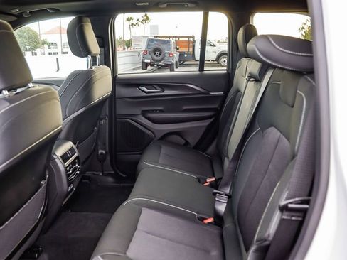 New 2025 Jeep Grand Cherokee Laredo X w/ Luxury Tech Group I image 20