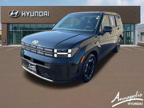 Used 2025 Hyundai Santa Fe SE FWD image 1