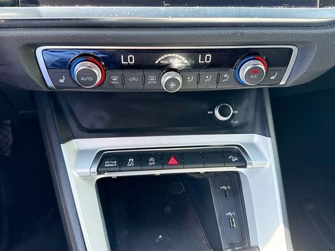 Used 2021 Audi Q3 2.0T Premium image 17