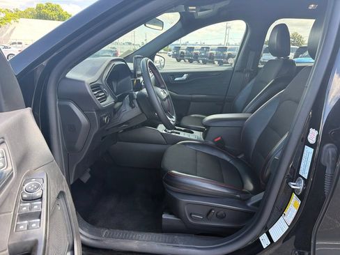 Used 2025 Ford Escape ST-Line FWD image 8