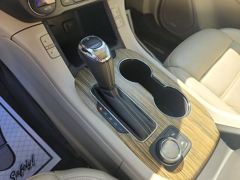 Used 2019 GMC Acadia Denali image 38