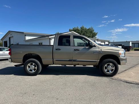 Used 2007 Dodge Ram 2500 Truck SLT AWD/4WD image 4