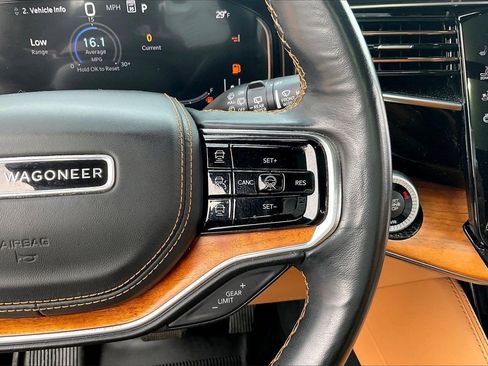 Used 2022 Jeep Grand Wagoneer Series III image 33