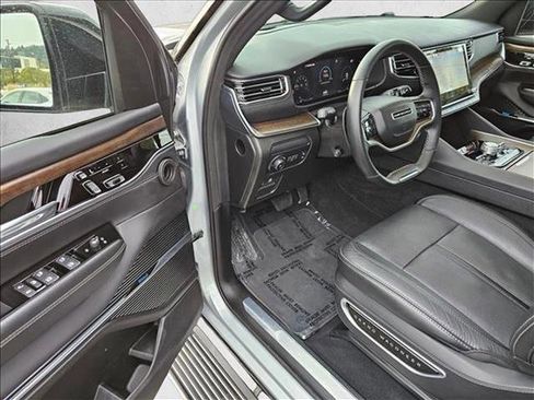 Used 2023 Jeep Grand Wagoneer 4WD w/ Flexible Seating Group image 14