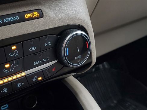 Certified 2022 Ford Escape Titanium w/ Class II Trailer Tow Package image 23