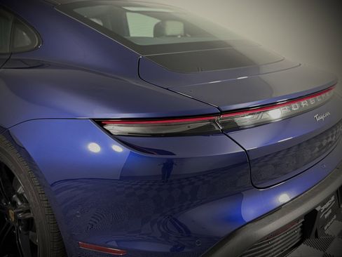 New 2024 Porsche Taycan image 13