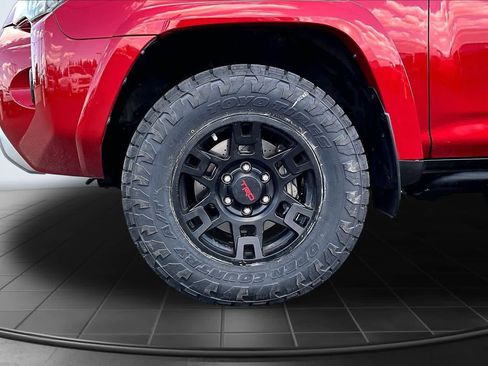 Used 2019 Toyota 4Runner TRD Off-Road Premium AWD/4WD image 8
